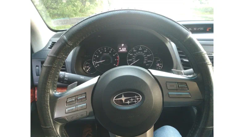 Subaru Legacy 2011 - 8