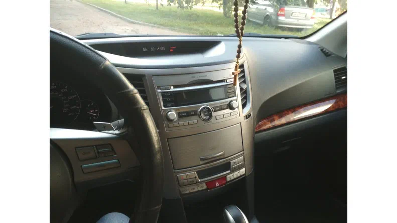 Subaru Legacy 2011 - 9