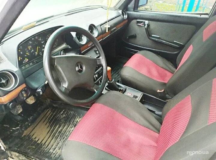 Mercedes-Benz W124 1984