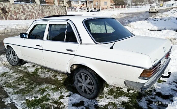 Mercedes-Benz W124 1984