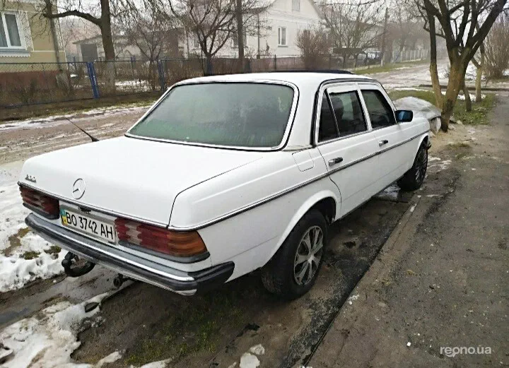 Mercedes-Benz W124 1984