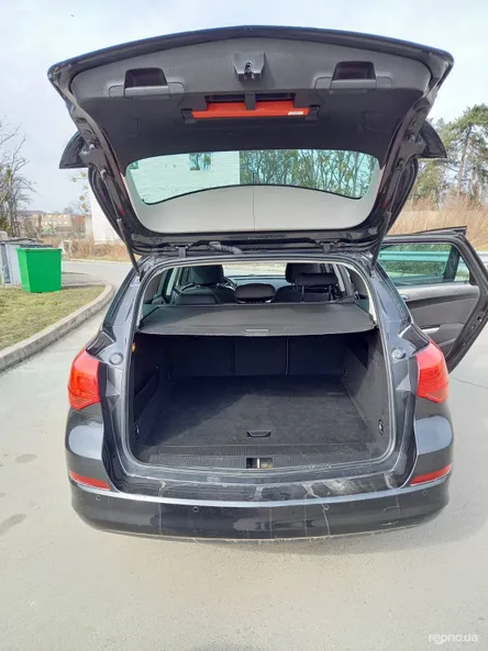 Opel Astra J 2011
