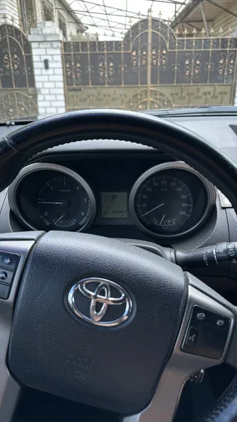 Toyota Land Cruiser 2012