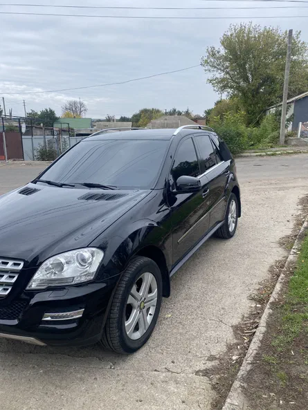 Mercedes-Benz M-Клас 2011 - 7