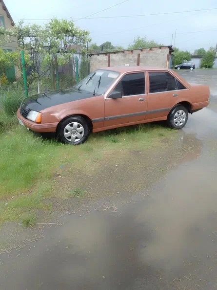 Opel Rekord 1985 - 0