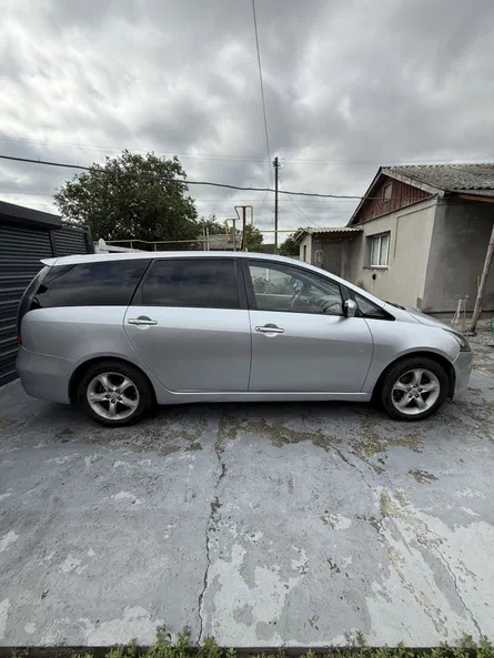Mitsubishi Grandis 2005