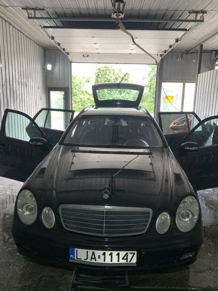 Mercedes-Benz E-Клас 2003 - 9