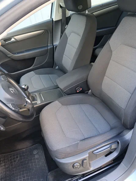 Volkswagen Passat 2011 - 19