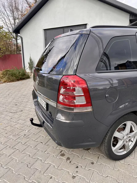 Opel Zafira 2013 - 10