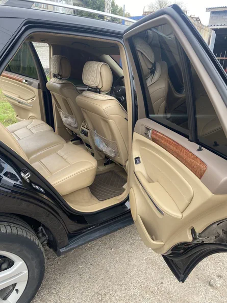 Mercedes-Benz M-Класс 2011