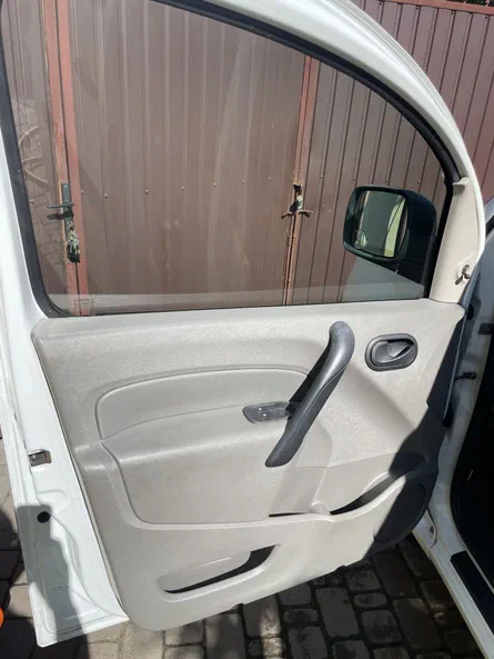 Renault Kangoo 2010 - 12