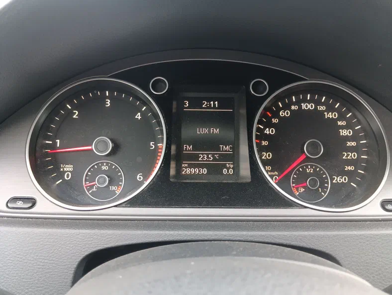 Volkswagen Passat 2011 - 17