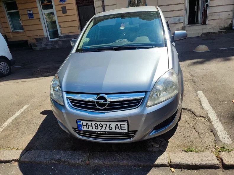 Opel Zafira 2010 - 17