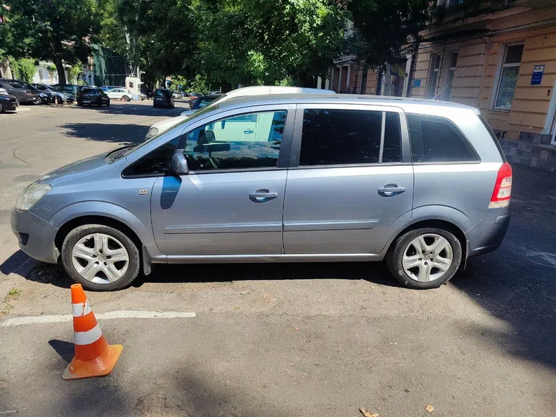 Opel Zafira 2010 - 15