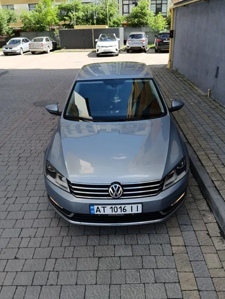 Volkswagen Passat 2011 - 16