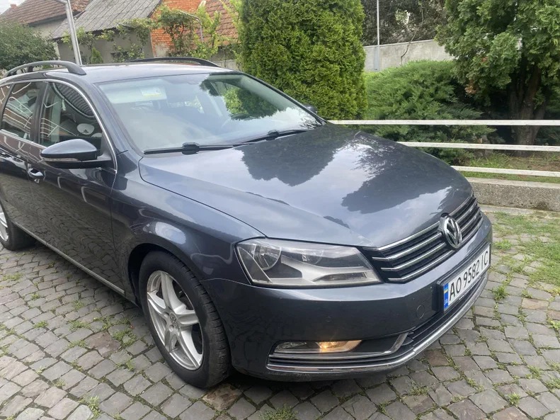 Volkswagen Passat 2011 - 10