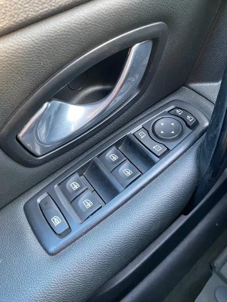 Renault Laguna 2008 - 11