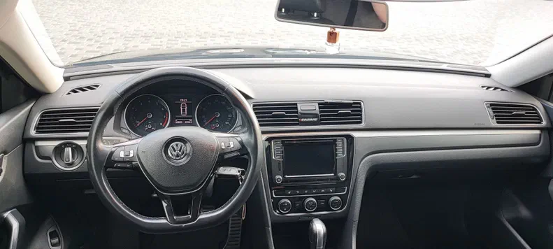 Volkswagen Passat 2018 - 16