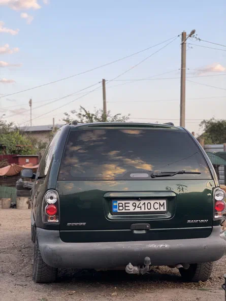 Dodge RAM Van 2000 - 8