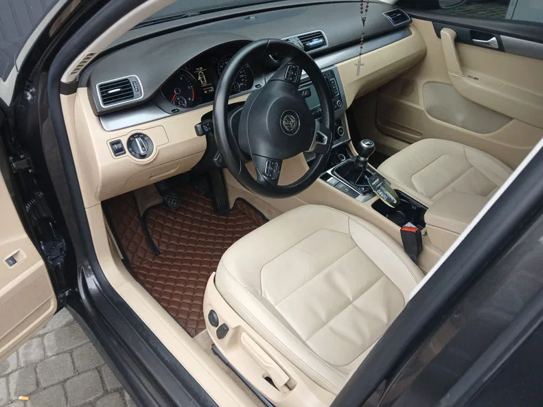 Volkswagen Passat 2011 - 5