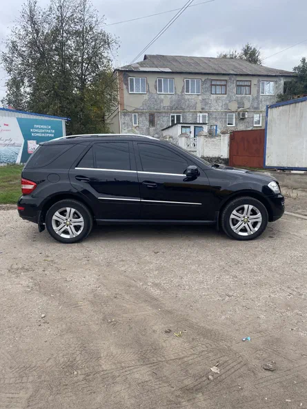 Mercedes-Benz M-Клас 2011 - 11