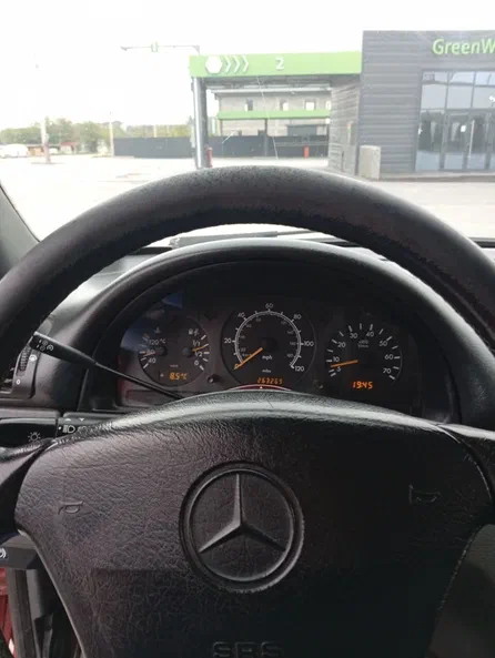 Mercedes-Benz M-Клас 1997 - 9