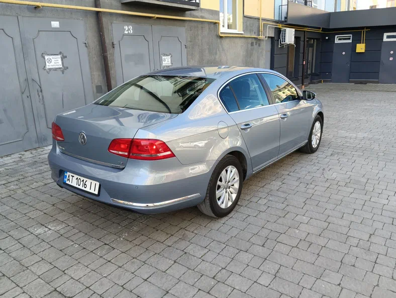 Volkswagen Passat 2011 - 10