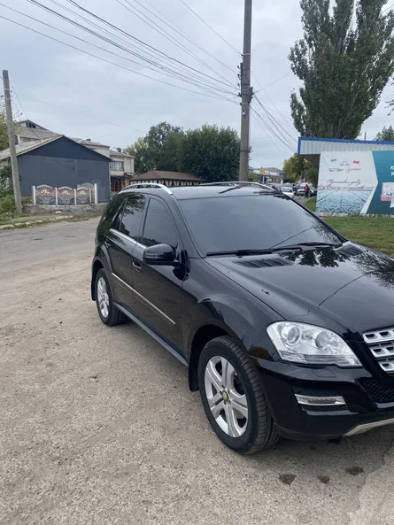 Mercedes-Benz M-Клас 2011 - 8