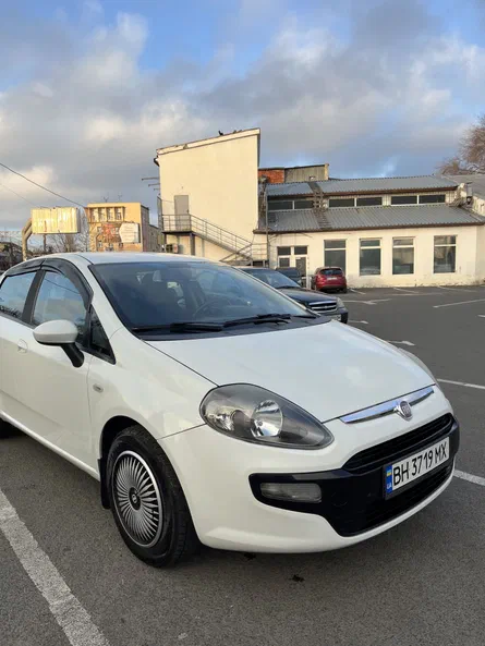 Fiat Punto 2011 - 13