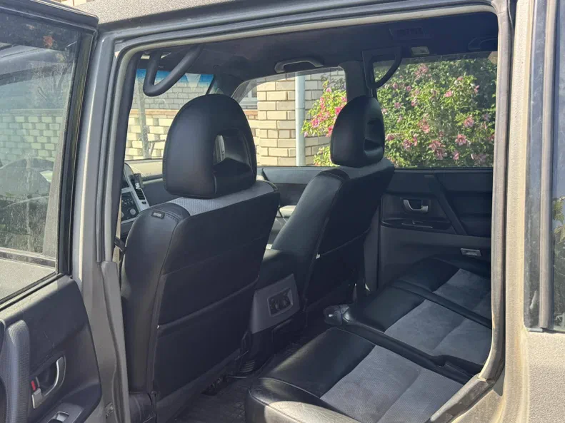 Mitsubishi Pajero 2004