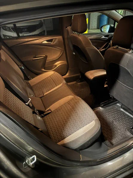 Opel Astra 2019 - 6