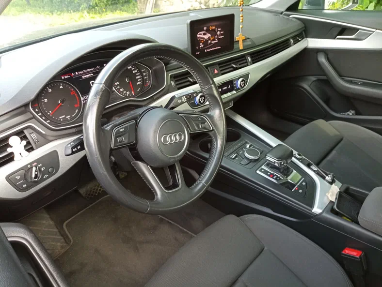 Audi A4 2017 - 13