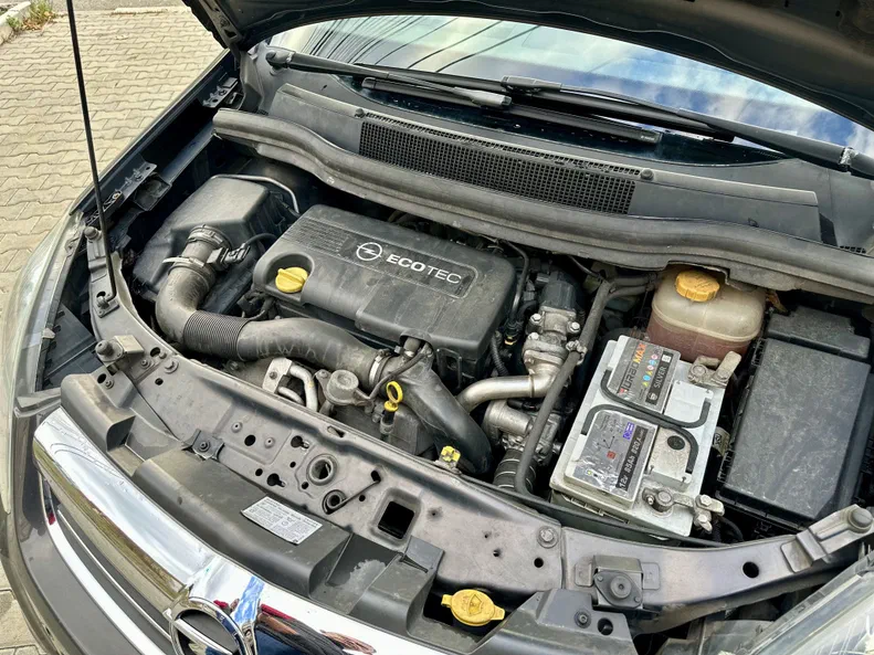 Opel Zafira 2013 - 30