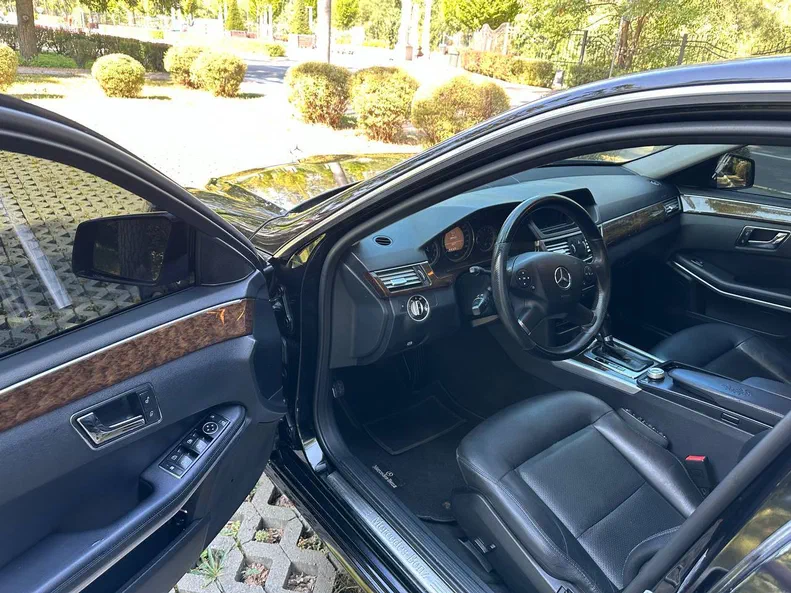 Mercedes-Benz E-Класс 2011