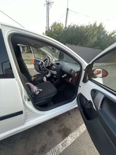 Peugeot 107 2012 - 8