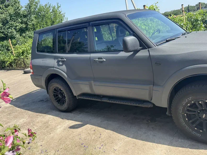 Mitsubishi Pajero 2004