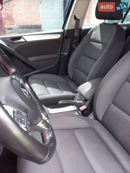 Volkswagen Golf 2011 - 8