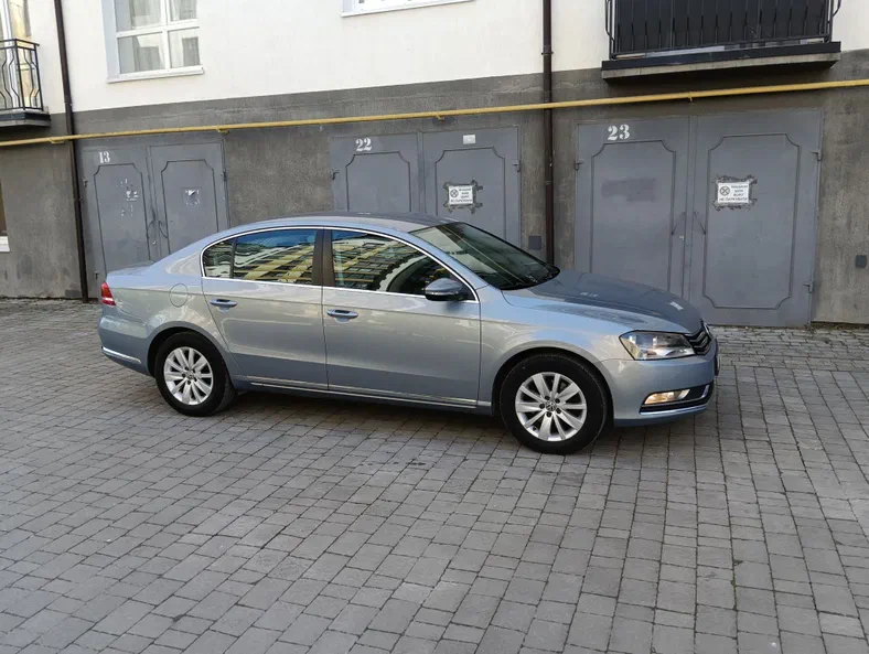 Volkswagen Passat 2011 - 9