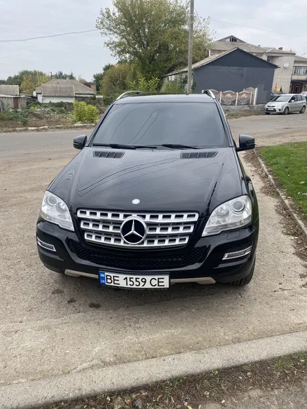 Mercedes-Benz M-Клас 2011 - 10