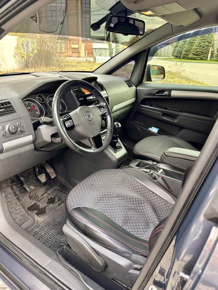 Opel Zafira 2013 - 16