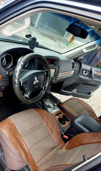 Mitsubishi Pajero 2008 - 9