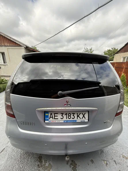 Mitsubishi Grandis 2005