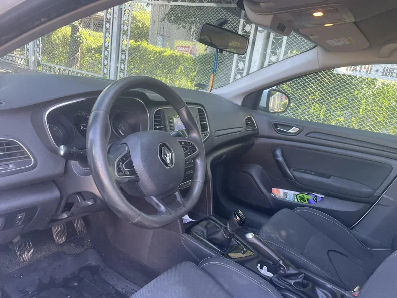 Renault Megane 2018 - 6