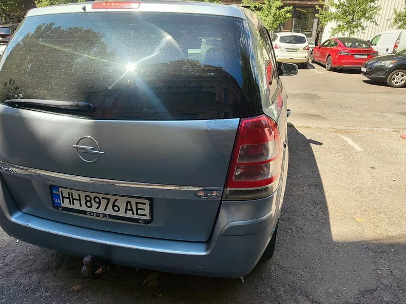 Opel Zafira 2010 - 18