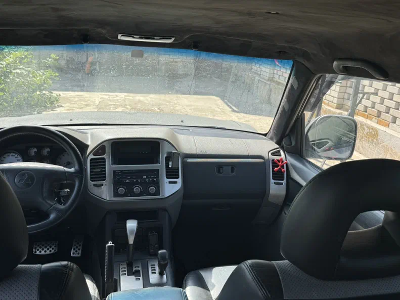 Mitsubishi Pajero 2004