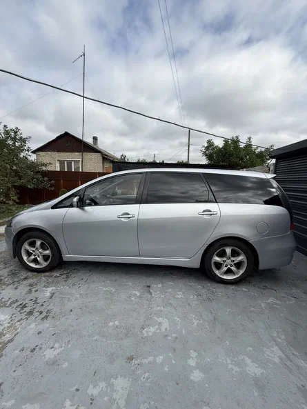 Mitsubishi Grandis 2005