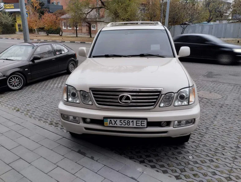 Lexus LX 2001