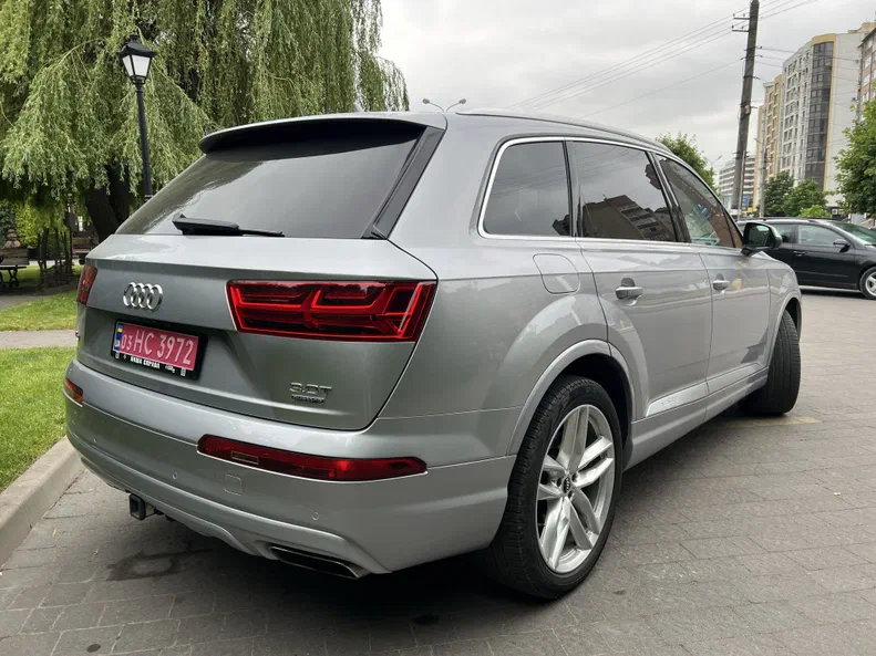 Audi Q7 2018 - 17