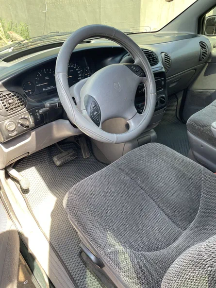 Dodge RAM Van 2000 - 6