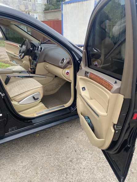 Mercedes-Benz M-Клас 2011 - 6